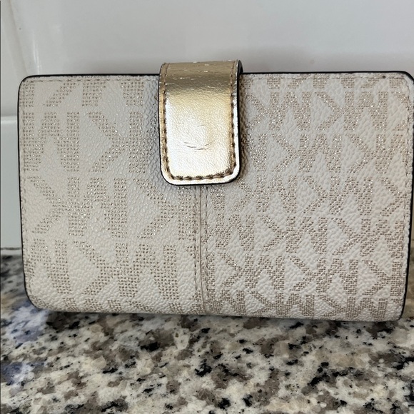 MK Wallet - Picture 2 of 5